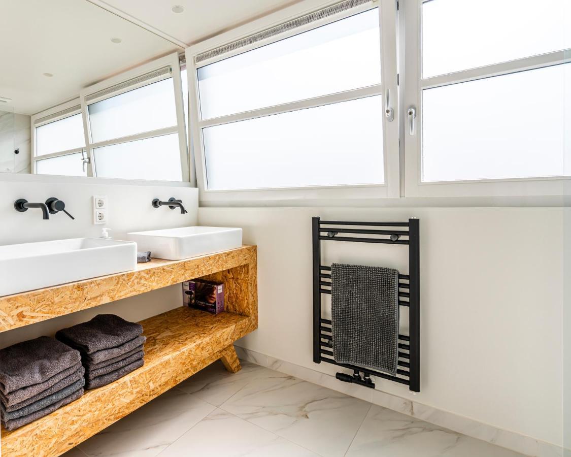 Vikinghuis Bed By The Sea 웨스트카펠라 외부 사진